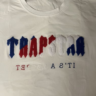 Trapstar und Amiri Tshirt in weiss