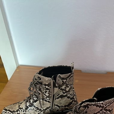 Stiefeletten mit Print