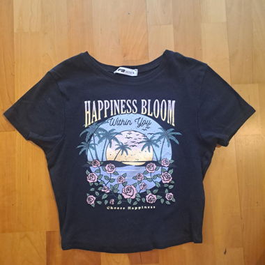 T-shirt cropped grafico