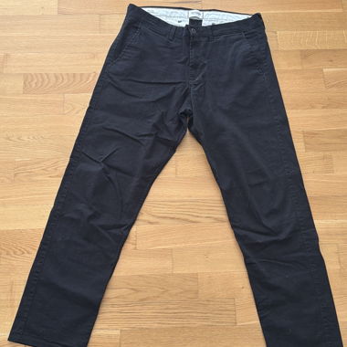 Authentische schwarze Hose von Jack & Jones