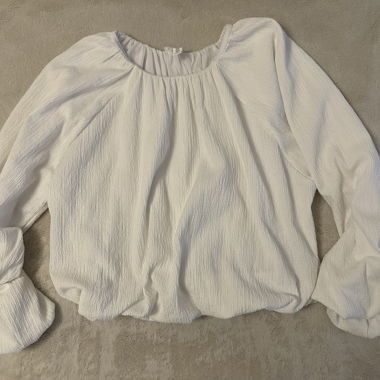Blusa bianca a maniche lunghe