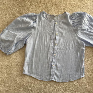 Blouse bleu ciel à manches ballon