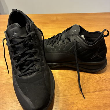 *JORDAN 12 RETRO STREET EDITION* Gr.44,5