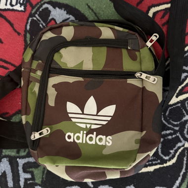 Adidas Camo Umhängetasche 