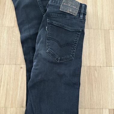 Jeans Levi's Line 8 noir taille 26