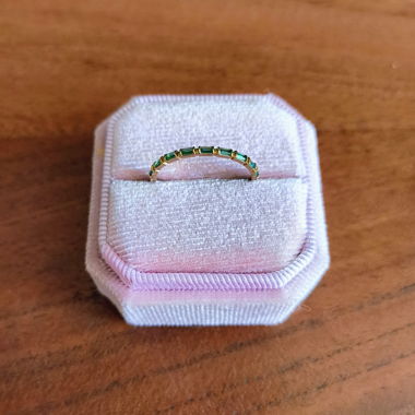 10K Goldring mit Smaragden