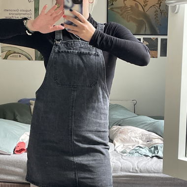 latzhose // kleid