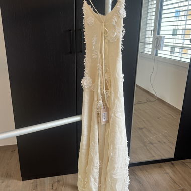 Robe midi en dentelle de MESHKI