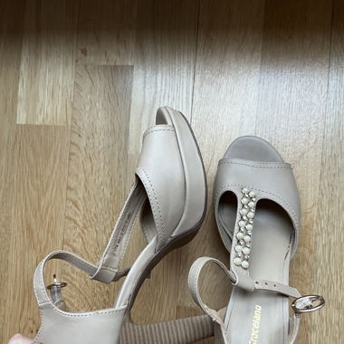 Graceland High heels