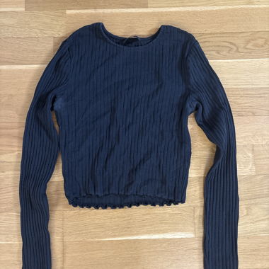 Black Ribbed Cropped Top