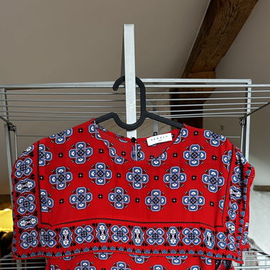 Sandro Bluse mit offenen Schultern 100% Seide