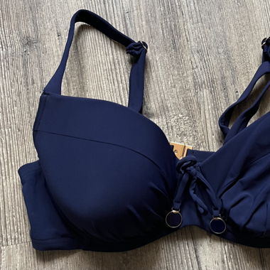 dunkelblaues Bikini Oberteile von Beldona