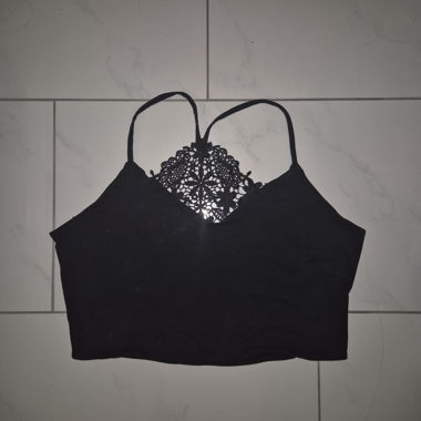 Top in pizzo nero