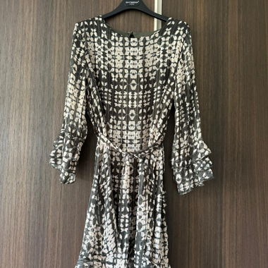 Robe courte à motifs
