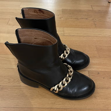 Boots similar to Givenchy