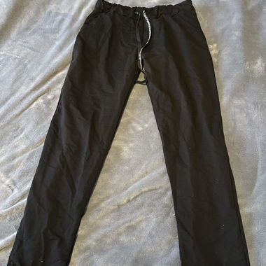 pantaloni neri