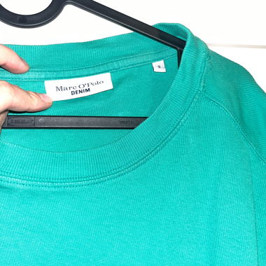Grünes T-Shirt