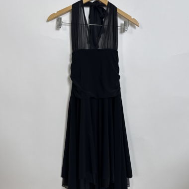 Abito midi nero con scollo a halter