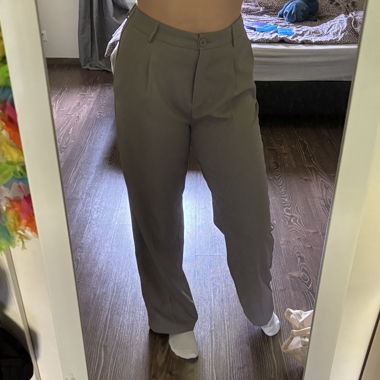 Pantalon gris en parfait état 