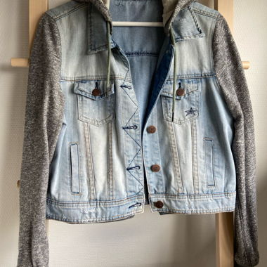 Giacca in jeans/ felpa con cappuccio