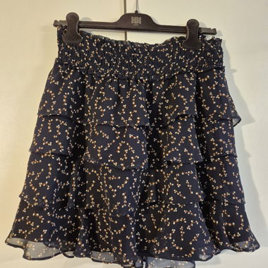 Short skirt