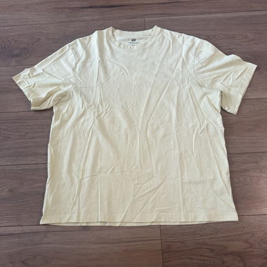 T-shirt jaune