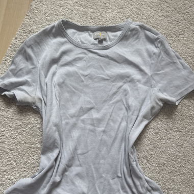 T-shirt déchiré