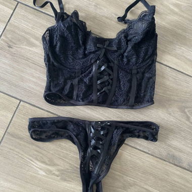 Set di lingerie in pizzo nero (mai indossato) Taglia S