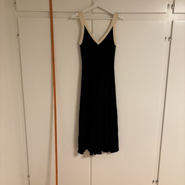 Robe en laine fluide par Sandro