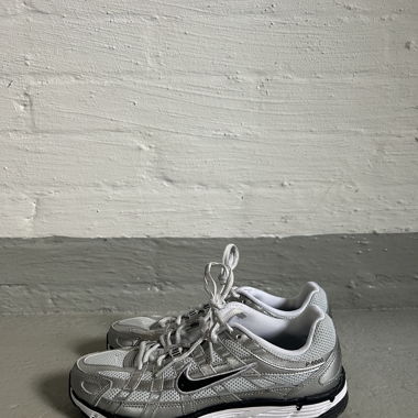 NIKE P6000 SILBER 38.5