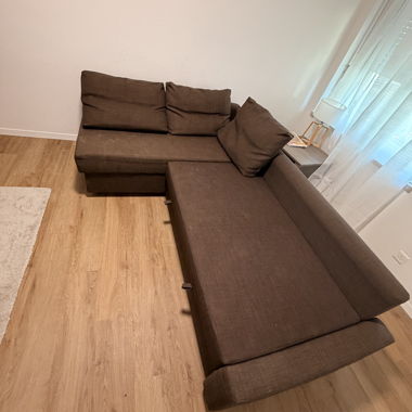 Braunes Schlafsofa