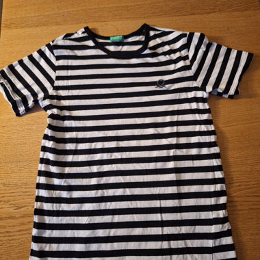 T-shirt a righe Benetton