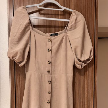 Fließendes Kleid