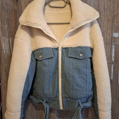 Giacca in jeans con sherpa