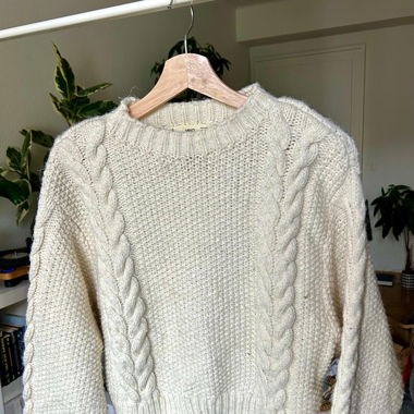 Weiss/beiger Strickpullover