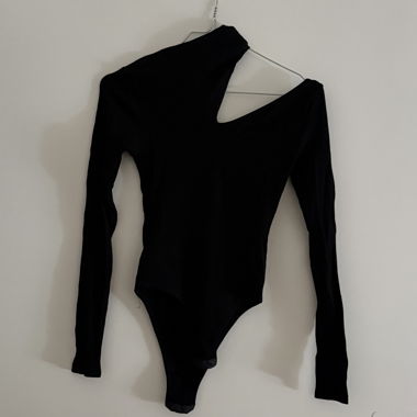 LAMAREL Black Bodysuit with Long Sleeves