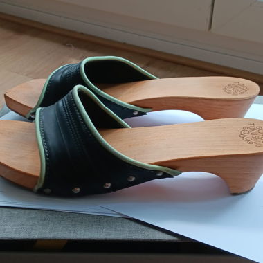 Sandales à sabot en bois