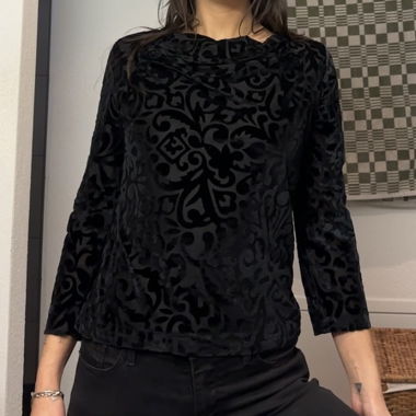 BLACK TOP WITH CUTE DETAILS