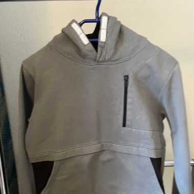 Pull Reloade taille enfant 12 ans.