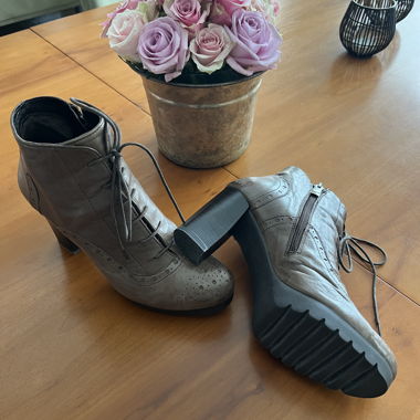 Brouges Ankle Boots with Lacing / Zipper