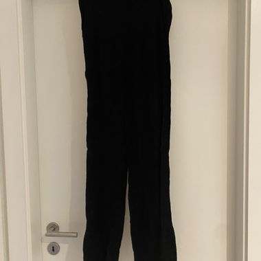 Pantaloni in crepe neri Berksha