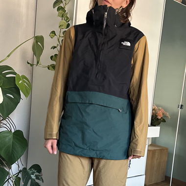 North Face Ski/Snowboard Outfit