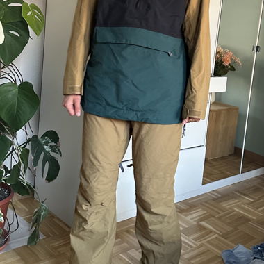 North Face Ski/Snowboard Outfit