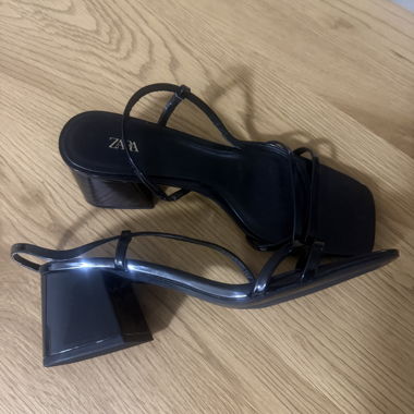 ZARA-Sandaletten mit Absatz 40