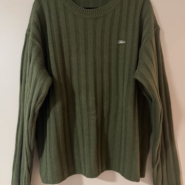 Olive Strickpullover mit Print