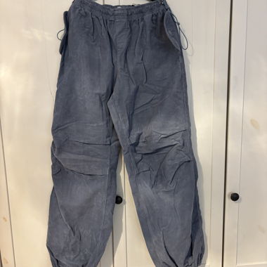 Pantaloni in velluto a coste Bershka