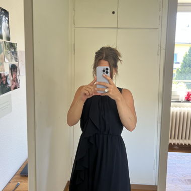 Robe noire en mousseline