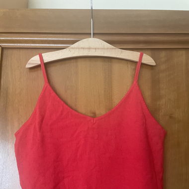 Red summer top, knitted effect