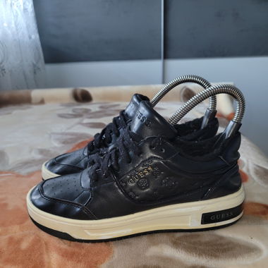 Frauen Guess Sneakers