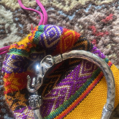 Armcuff in siver optic 